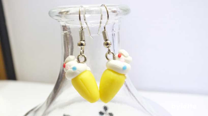 Earring fimo white and yellow ice
